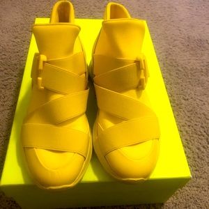 Christopher Kane women’s new in box size 7 yellow neoprene athletic shoes